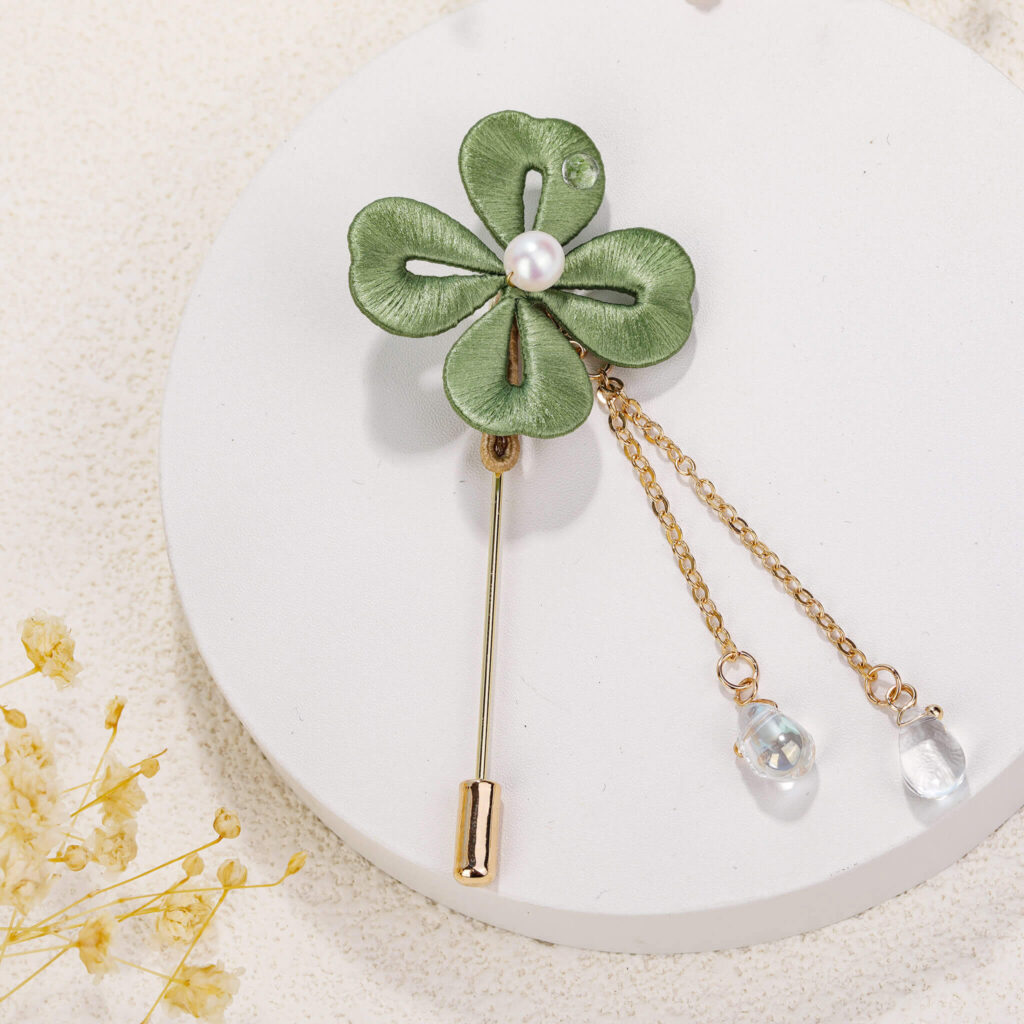 Lucky Four-Leaf Clover Brooch image 1